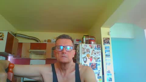 Snapshot of ulmeni4 chatting on May 10, 2:00 pm ulmeni4 online show from May 10, 2:00 pm