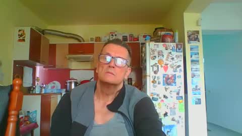 Snapshot of ulmeni4 chatting on May 15, 3:08 pm ulmeni4 online show from May 15, 3:08 pm
