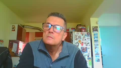 Snapshot of ulmeni4 chatting on May 21, 11:28 am ulmeni4 online show from May 21, 11:28 am