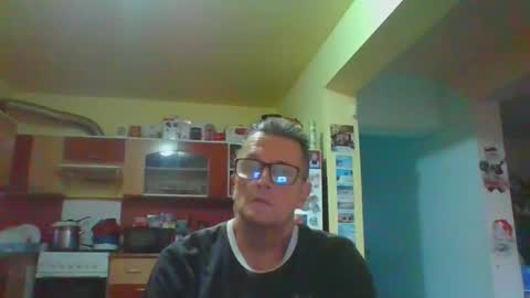 Snapshot of ulmeni4 chatting on May 25, 6:14 pm ulmeni4 online show from May 25, 6:14 pm
