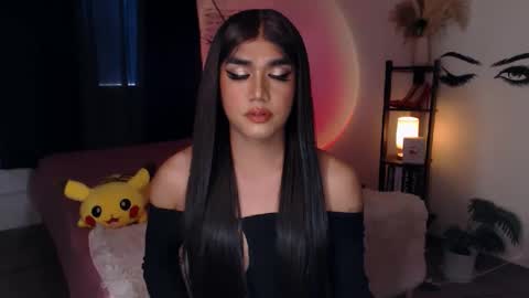 Snapshot of ultimatesexytrans chatting on February 20, 2:07 am Alex online show from February 20, 2:07 am