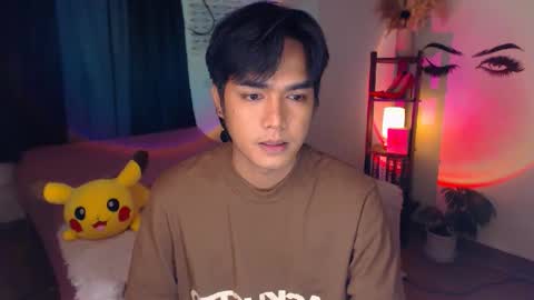 Snapshot of ultimatesexytrans chatting on February 23, 10:17 am Alex online show from February 23, 10:17 am