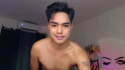 Snapshot of ultimatesexytrans chatting on March 5, 8:32 pm Alex online show from March 5, 8:32 pm