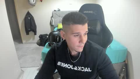 Snapshot of ulxer chatting on October 11, 6:50 pm hi im mike tyson - online show from October 11, 6:50 pm