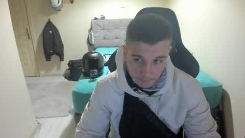 Snapshot of ulxer chatting on October 12, 7:02 pm hi im mike tyson - online show from October 12, 7:02 pm