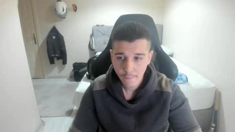 Snapshot of ulxer chatting on November 6, 8:54 pm hi im mike tyson - online show from November 6, 8:54 pm