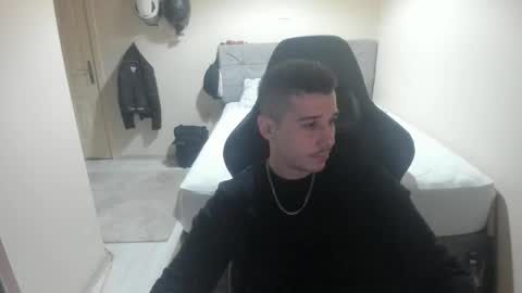 Snapshot of ulxer chatting on November 7, 7:58 pm hi im mike tyson - online show from November 7, 7:58 pm