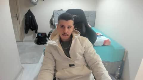 Snapshot of ulxer chatting on November 27, 7:16 pm hi im mike tyson - online show from November 27, 7:16 pm