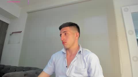 Snapshot of un_slutty chatting on October 6, 7:11 pm Un Slutty online show from October 6, 7:11 pm