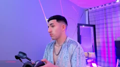 Snapshot of un_sluttyy chatting on December 5, 11:19 am un_sluttyy online show from December 5, 11:19 am