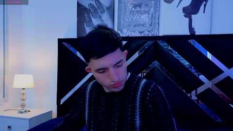 un_sluttyy online show from April 14, 11:05 am