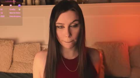 Una  online show from February 25, 10:47 am