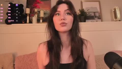 Snapshot of una_medisson chatting on May 16, 10:12 am Una online show from May 16, 10:12 am