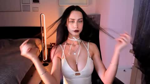 unaericaabistrong online show from January 13, 6:35 pm