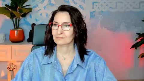 UnaTera online show from October 19, 5:19 am