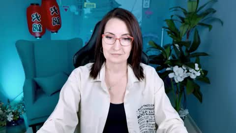 UnaTera online show from November 3, 9:10 am