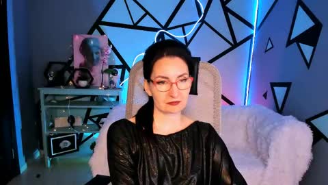 Snapshot of unatera chatting on April 30, 5:36 am UnaTera online show from April 30, 5:36 am