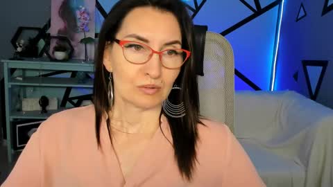 Snapshot of unatera chatting on May 22, 6:20 am UnaTera online show from May 22, 6:20 am