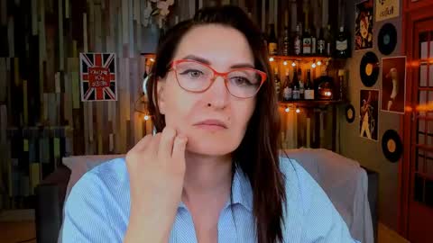 Snapshot of unatera chatting on May 25, 6:30 am UnaTera online show from May 25, 6:30 am