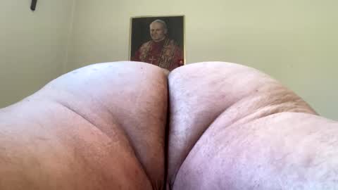 Hairy Sally online show from September 26, 1:48 pm