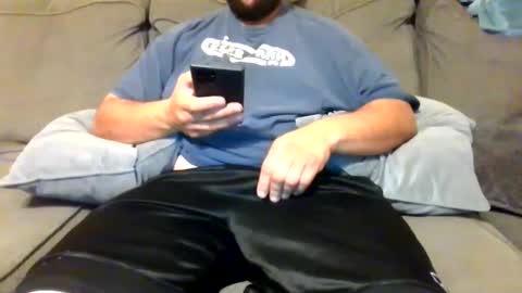 Snapshot of uncutbluecollarcock chatting on September 18, 10:17 am Uncut Rod online show from September 18, 10:17 am