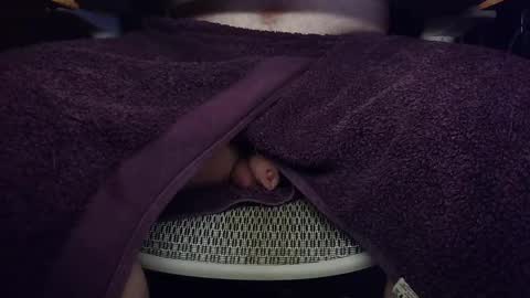 Under the desk online show from February 13, 9:33 pm