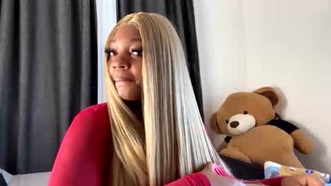 Snapshot of unholybaddie chatting on December 23, 9:07 am Unholybaddie online show from December 23, 9:07 am