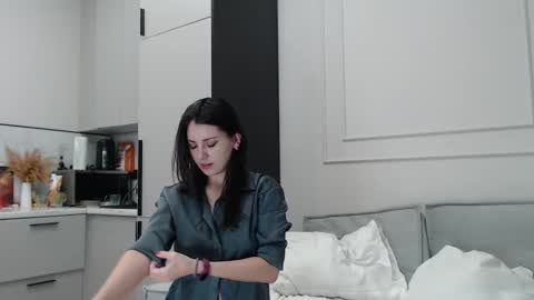 Snapshot of uninvited_raccoon chatting on October 16, 12:00 am uninvited_raccoon online show from October 16, 12:00 am