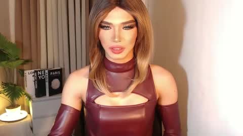 Snapshot of unique_taste69 chatting on October 11, 4:16 pm Miss Andrea online show from October 11, 4:16 pm