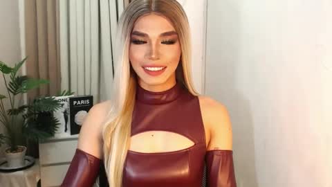 Snapshot of unique_taste69 chatting on October 17, 10:07 am Miss Andrea online show from October 17, 10:07 am