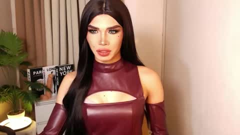 Snapshot of unique_taste69 chatting on October 28, 4:09 pm Miss Andrea online show from October 28, 4:09 pm