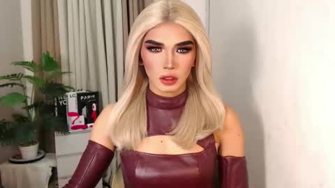 Miss Andrea online show from December 5, 6:26 pm