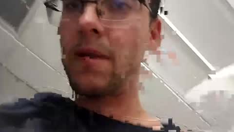 Snapshot of unmeasuredcave25 chatting on October 18, 1:30 am unmeasuredcave25 online show from October 18, 1:30 am