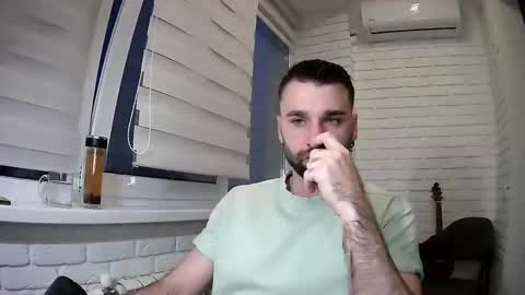 Snapshot of unnknow2024 chatting on April 4, 4:59 pm SlavaVibes online show from April 4, 4:59 pm