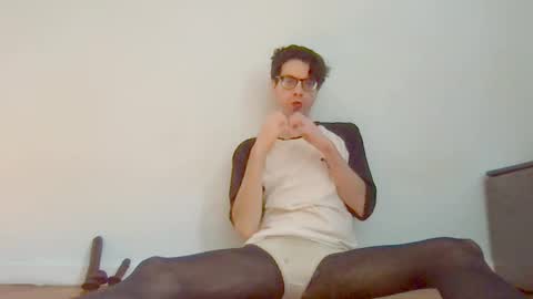 Snapshot of upsetboy chatting on October 22, 6:51 pm deaf mute boy online show from October 22, 6:51 pm