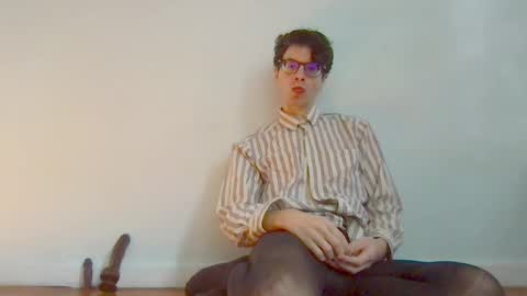 Snapshot of upsetboy chatting on October 26, 6:58 pm deaf mute boy online show from October 26, 6:58 pm