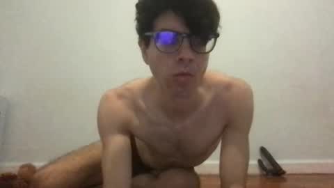 Snapshot of upsetboy chatting on November 19, 8:31 pm deaf mute boy online show from November 19, 8:31 pm