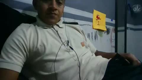 Snapshot of ur855224 chatting on February 16, 8:54 am EL CAMA online show from February 16, 8:54 am