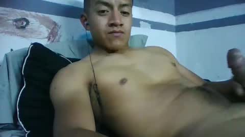 Snapshot of ur855224 chatting on March 16, 9:02 am EL CAMA online show from March 16, 9:02 am