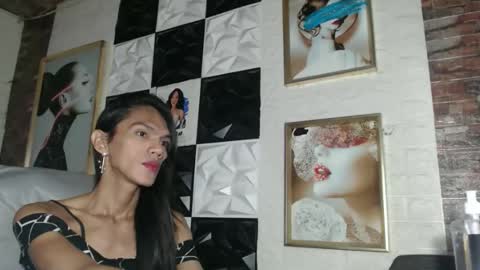 Snapshot of ur_chrizzy_fav chatting on October 21, 5:24 pm chrizzy online show from October 21, 5:24 pm