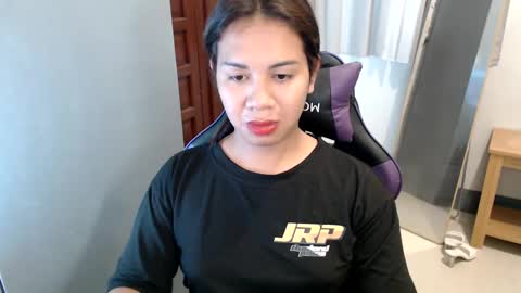 Snapshot of ur_cutiesthotasianxx chatting on January 10, 8:51 am Vee online show from January 10, 8:51 am