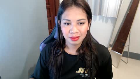 Snapshot of ur_cutiesthotasianxx chatting on January 11, 2:52 am Vee online show from January 11, 2:52 am