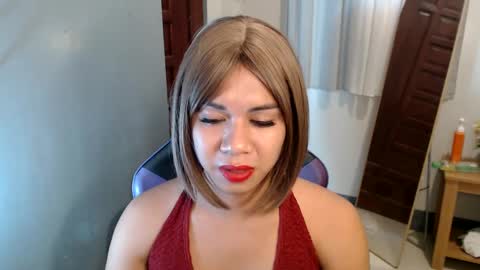 Snapshot of ur_cutiesthotasianxx chatting on January 27, 6:20 pm Vee online show from January 27, 6:20 pm