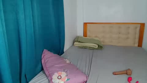 Snapshot of ur_cutiesthotasianxx chatting on October 1, 8:59 pm Vee online show from October 1, 8:59 pm