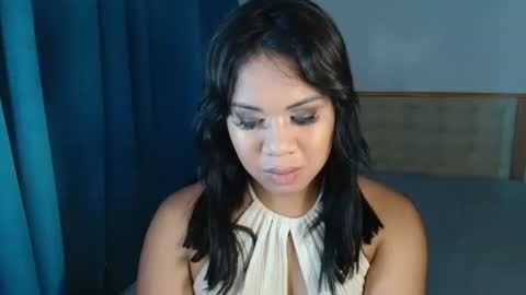 Snapshot of ur_cutiesthotasianxx chatting on October 4, 3:48 am Vee online show from October 4, 3:48 am