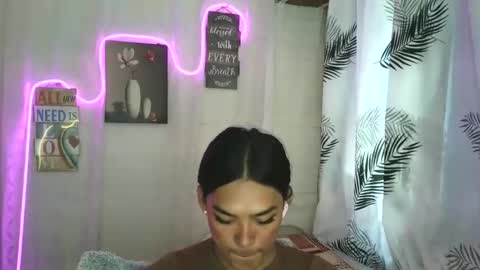 ur_dazzlingmorenaxx online show from April 3, 3:15 am