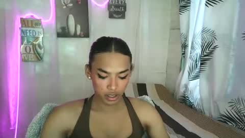 ur_dazzlingmorenaxx online show from April 21, 1:53 am