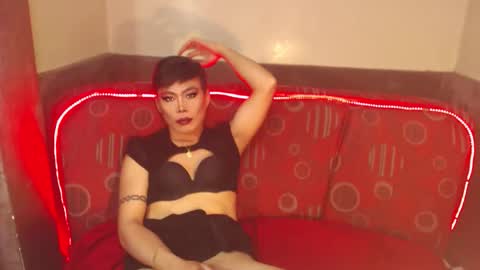 Snapshot of ur_dominatrix chatting on March 9, 3:10 am MISS ANNA online show from March 9, 3:10 am