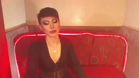 Snapshot of ur_dominatrix chatting on March 14, 2:50 am MISS ANNA online show from March 14, 2:50 am