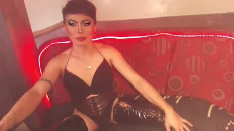 Snapshot of ur_dominatrix chatting on March 15, 5:35 am MISS ANNA online show from March 15, 5:35 am